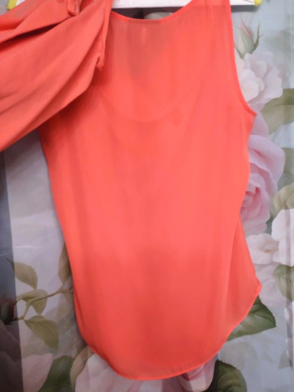 Bright Coral Sleeveless Blouse, Size M - Picture 4 of 7